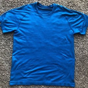 Men’s Blue Lululemon Athletic Shirt